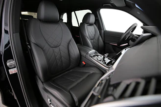 https://vehicle.imgix.net/4255726/dc146eb7-3db9-4e14-860f-64cb45babfd9.jpg