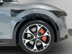 https://vehicle.imgix.net/4255755/2490797e-21fa-42ab-b718-01670ea7b242.jpg