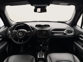 https://vehicle.imgix.net/4255846/df574995-6f74-481b-bb1e-5da4b137a82d.jpg