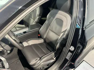 Volvo V60 2.0 B4 Ultra Dark