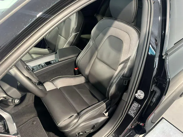 Volvo V60 2.0 B4 Ultra Dark