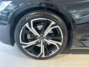Volvo V60 2.0 B4 Ultra Dark