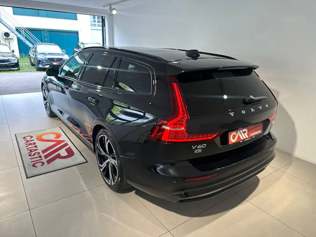 Volvo V60 2.0 B4 Ultra Dark