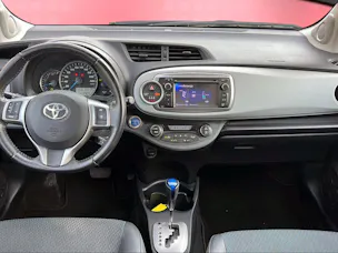 Toyota Yaris 1.5 VVT-i HSD Sol Premium
