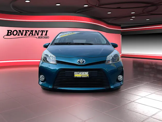 Toyota Yaris 1.5 VVT-i HSD Sol Premium