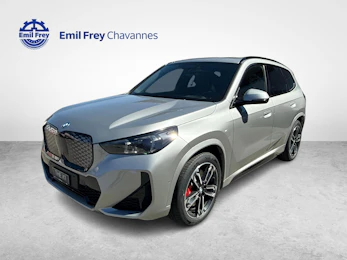 image du véhicule BMW iX1 30 xDrive Kit M Sport Pro image du véhicule BMW iX1 30 xDrive Kit M Sport Pro