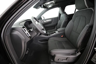 https://vehicle.imgix.net/4256050/1c93867b-3d85-4f97-8354-c4ffbe3fb0aa.jpg
