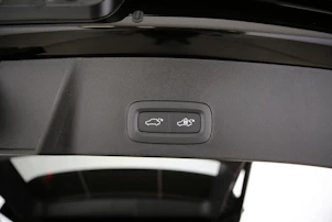 Fahrzeugbild VOLVO XC40 2.0 B4 MH Black Edition