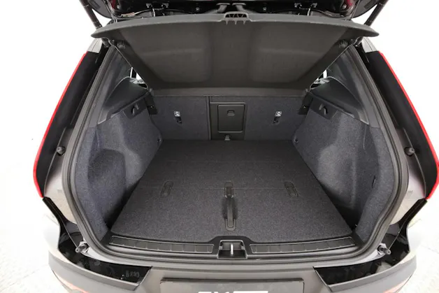 Volvo XC40 2.0 B4 MH Black Edition
