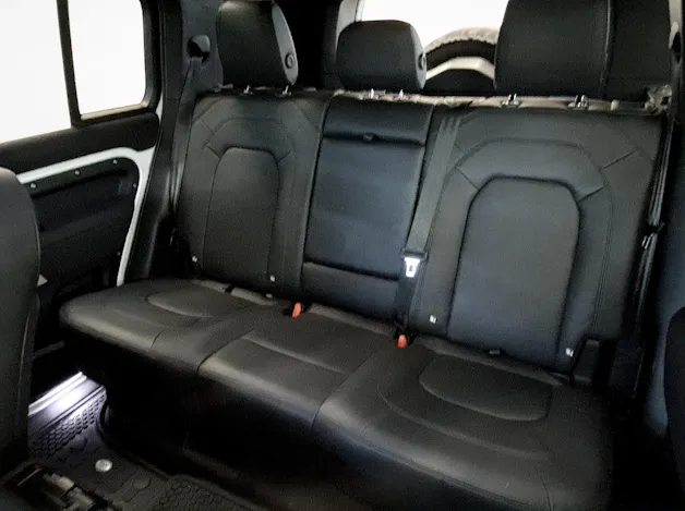 Land Rover Defender 110 3.0 D I6 SE