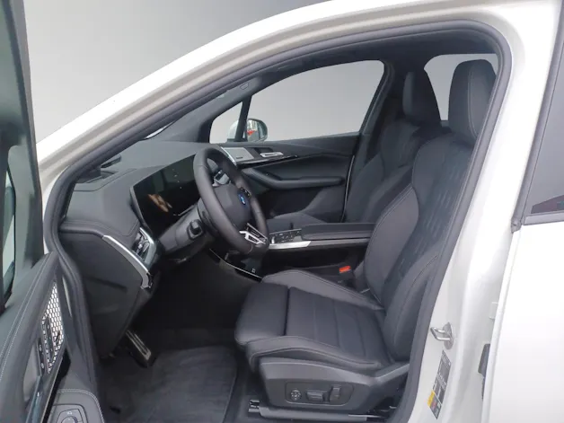 BMW 230e xDrive paddles Active Tourer