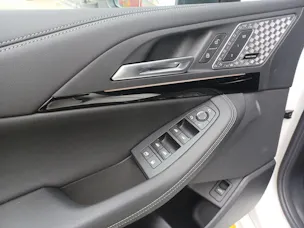 BMW 230e xDrive paddles Active Tourer