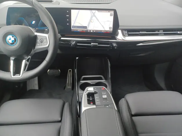 BMW 230e xDrive paddles Active Tourer