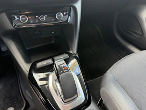 https://vehicle.imgix.net/4256099/494f43e9-49dd-49c5-83ec-5949d8d9b0b0.jpg