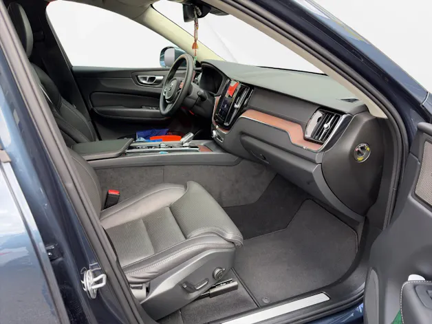 Volvo XC60 2.0 B4 MH Ultimate Dark AWD