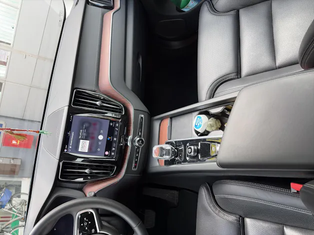 Volvo XC60 2.0 B4 MH Ultimate Dark AWD