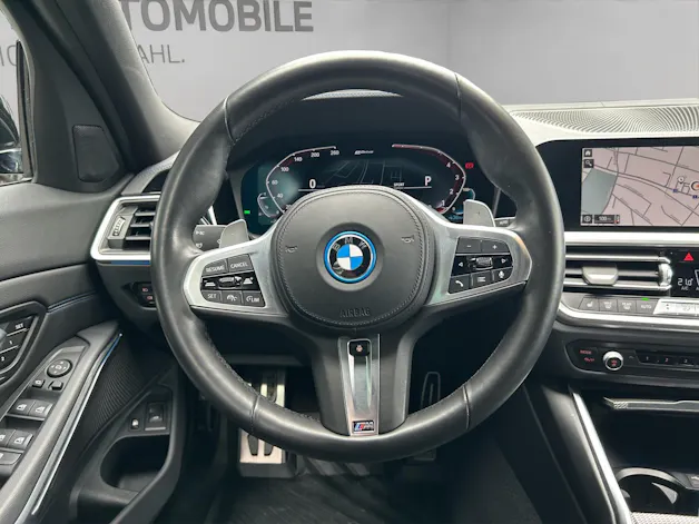 BMW 330e xDrive SAG Touring