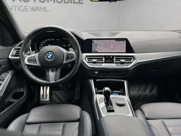 BMW 330e xDrive SAG Touring