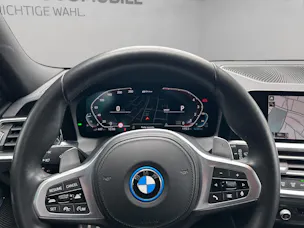BMW 330e xDrive SAG Touring