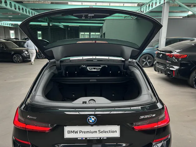 BMW 330e xDrive SAG Touring