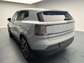 https://vehicle.imgix.net/4256212/b99fe9af-538c-41c0-89dc-fa3e3e6ca760.jpg