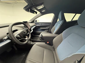 https://vehicle.imgix.net/4256212/c0736765-00b6-41d2-bc28-68d5a9172f4a.jpg