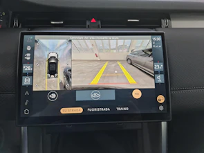 immagine del veicolo LAND ROVER Discovery Sport 1.5 T 270e Dynamic SE - Gancio traino elettrico e Ruote invernali inclusi