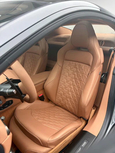 Fahrzeugbild ASTON MARTIN V12 Vanquish