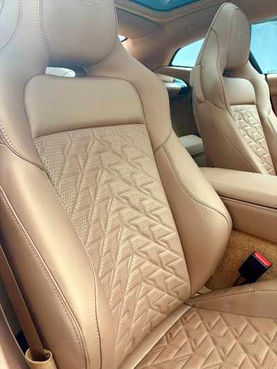 Fahrzeugbild ASTON MARTIN V12 Vanquish