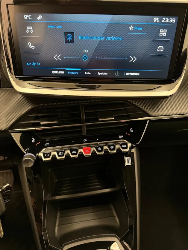Peugeot 208 1.2 Hybrid Style