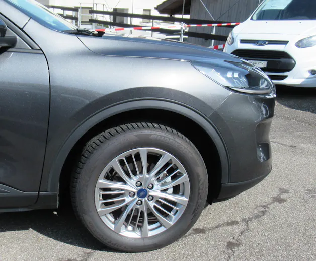 Ford Kuga 2.5 PHEV Cool & Connect 2WD