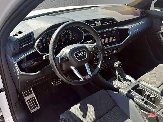 AUDI Q3 35 TFSI S line Attraction S-tronic