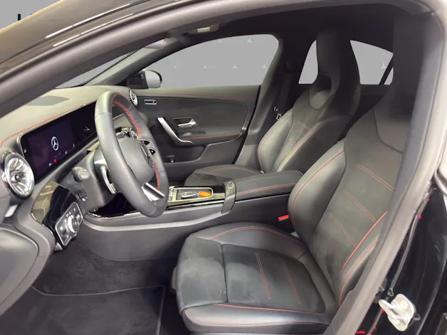 Mercedes-Benz CLA 180 - AMG / Rückfahrkamera / Night-Paket / Smartphone Integration /