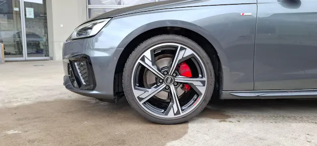 Audi A4 Avant 40 TDI S line Attraction quattro S-tronic