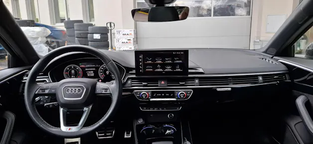 Audi A4 Avant 40 TDI S line Attraction quattro S-tronic