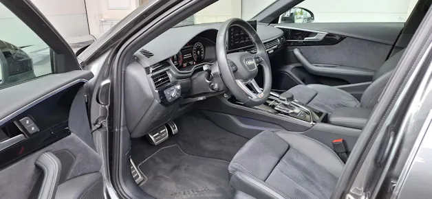 Audi A4 Avant 40 TDI S line Attraction quattro S-tronic