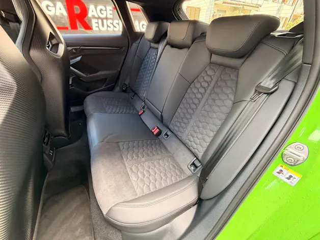 Audi RS3 SPORTBACK 2.5 400 PS TFSI QUATTRO *** NEUWAGEN MIT SCHALENSITZEN & 5 JAHRE AUDI WERKSGARANTIE ***