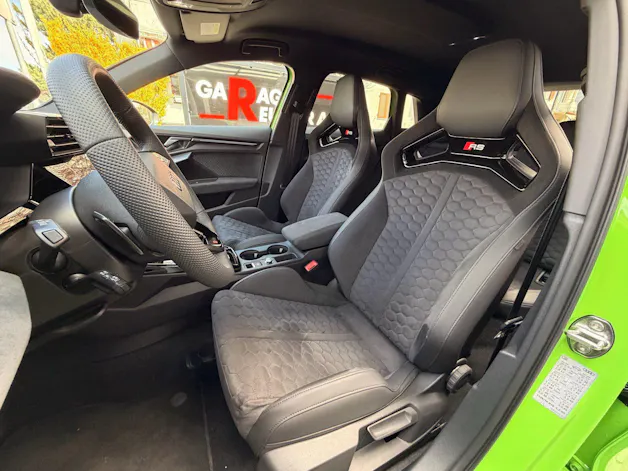 Audi RS3 SPORTBACK 2.5 400 PS TFSI QUATTRO *** NEUWAGEN MIT SCHALENSITZEN & 5 JAHRE AUDI WERKSGARANTIE ***