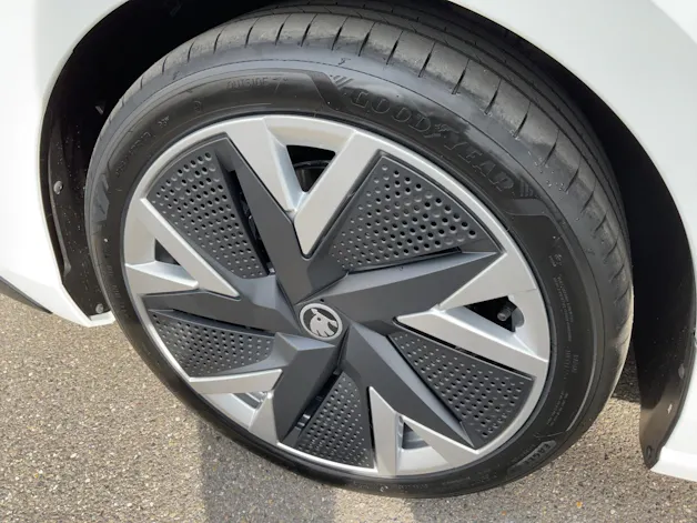 Škoda Superb Combi 2.0 TDi Sportline 4x4 DSG