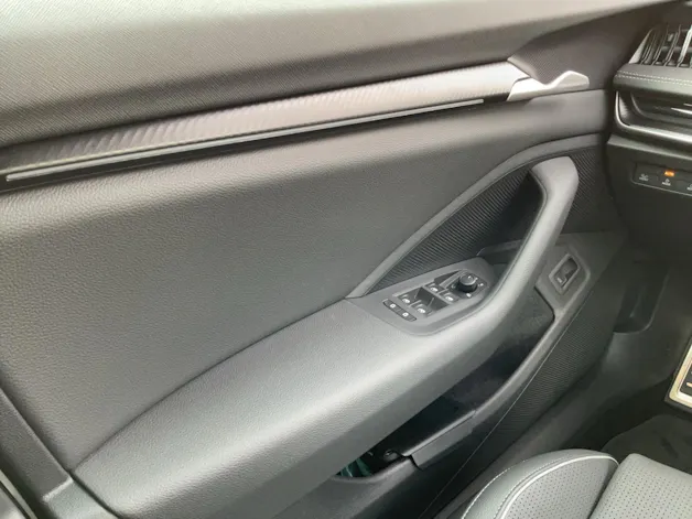 Škoda Superb Combi 2.0 TDi Sportline 4x4 DSG