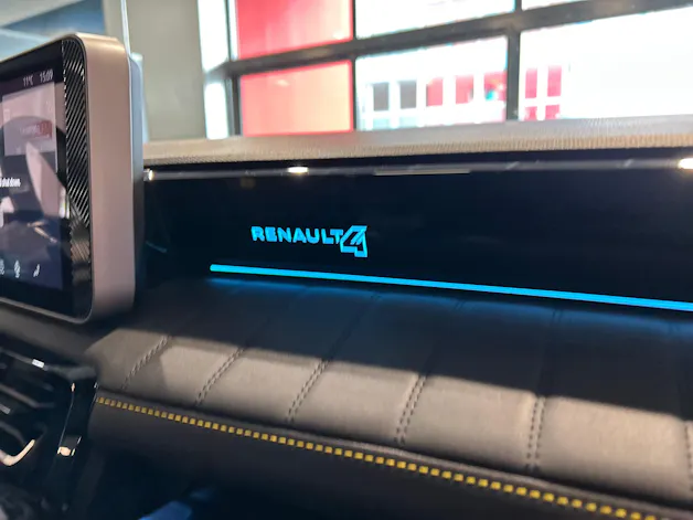 Renault R4 E-Tech Comfort Range 52 kWh Iconic