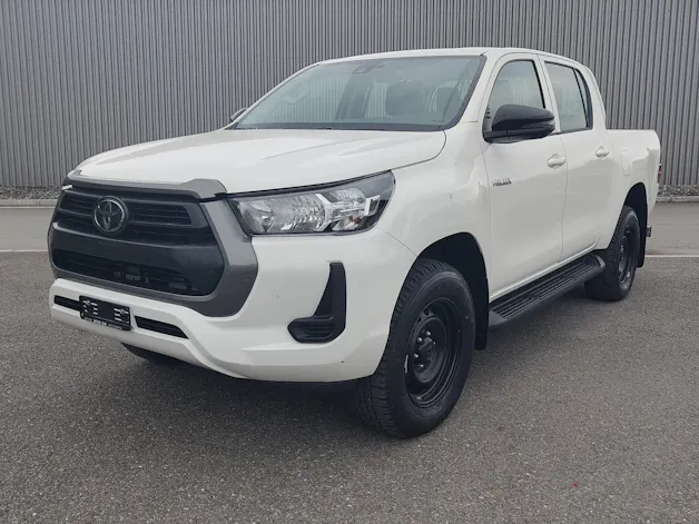 Toyota Hilux 2.8d Comfort Double Cab 4x4 avec crochet d'attelage fixe 3'500 kg (DTC Emil Frey)
