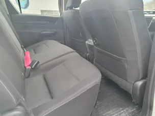 Toyota Hilux 2.8d Comfort Double Cab 4x4 avec crochet d'attelage fixe 3'500 kg (DTC Emil Frey)