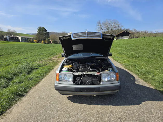 Mercedes-Benz 230
