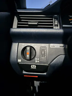 Mercedes-Benz 230