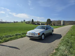 Mercedes-Benz 230