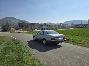 Mercedes-Benz 230