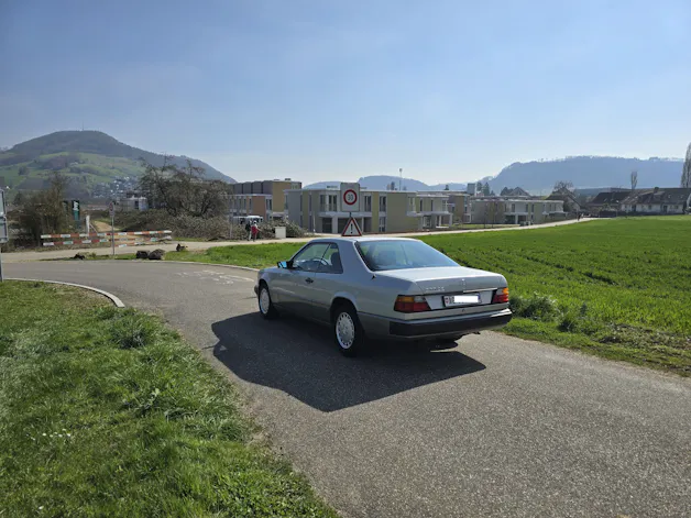 Mercedes-Benz 230