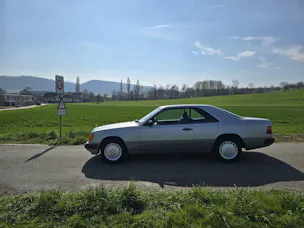 Mercedes-Benz 230