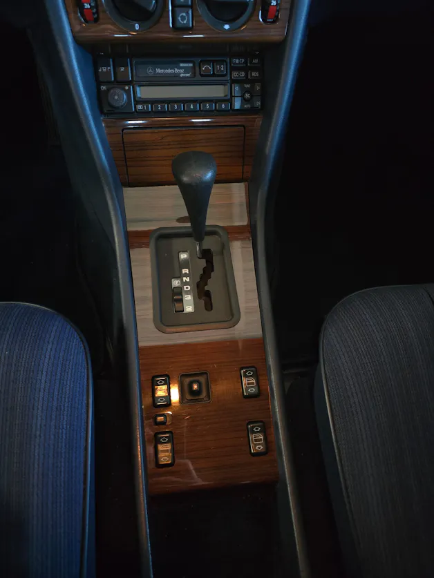Mercedes-Benz 230